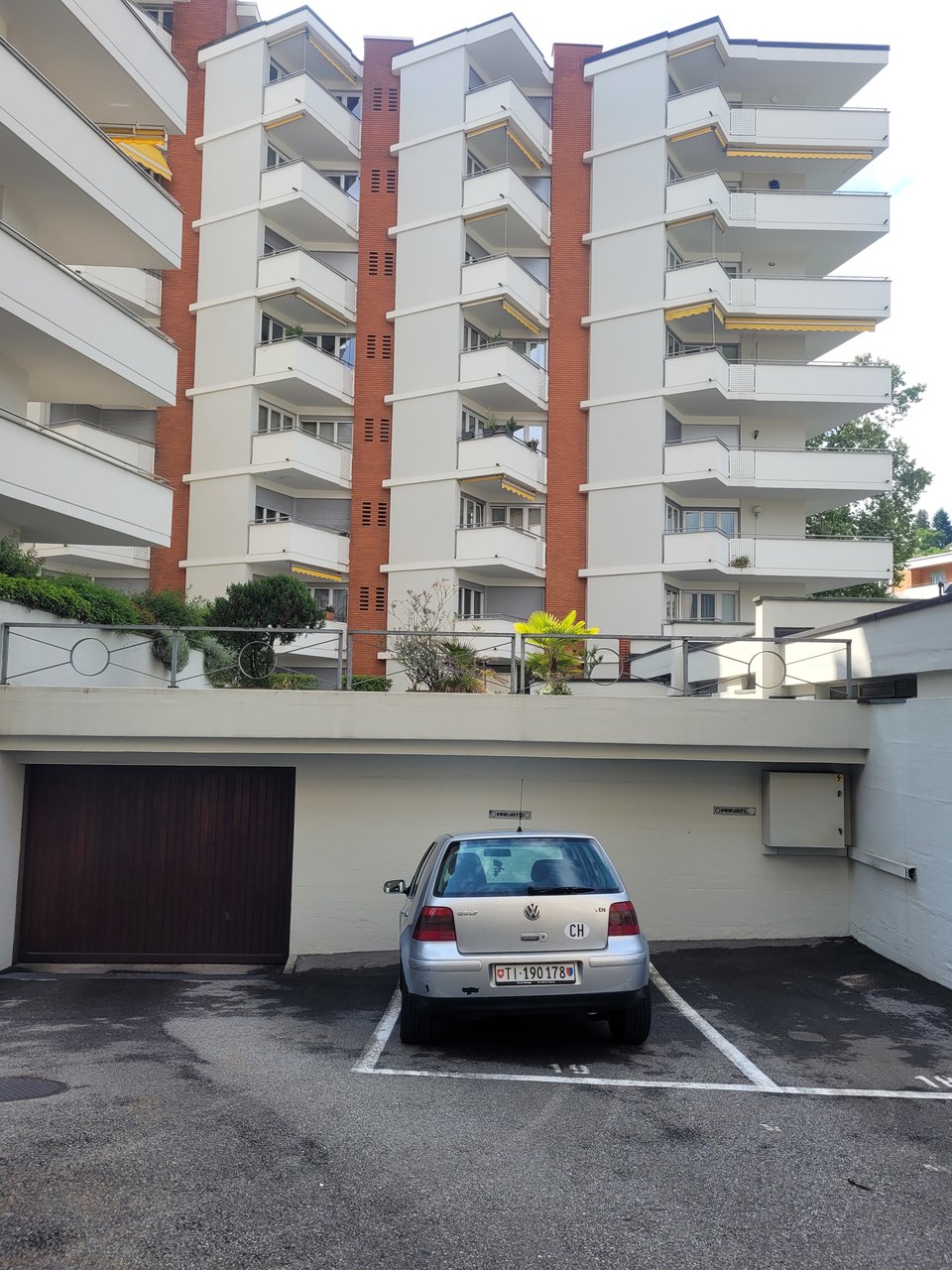 Gepflegtes Kondominium mit Garage + PP. , Attico vendita, 6900 Paradiso