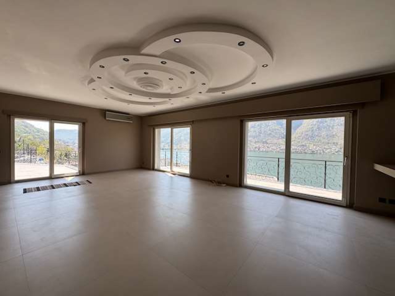 ... , Villa zu vermieten, 6825 Capolago