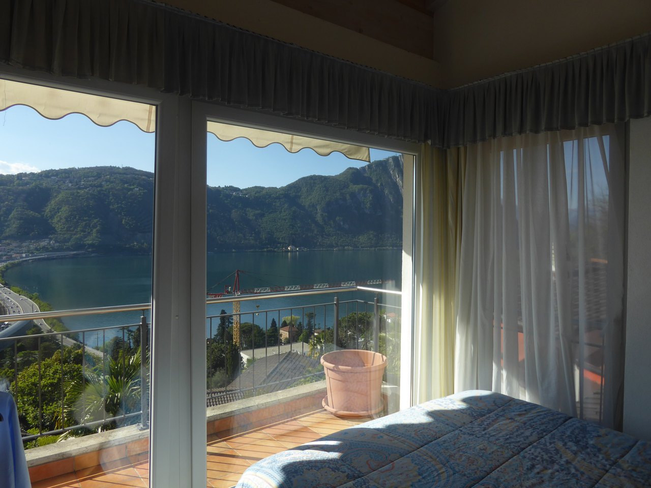 Bella camera da letto con vista lago e bagno , Villa zu verkaufen, 6900 Lugano