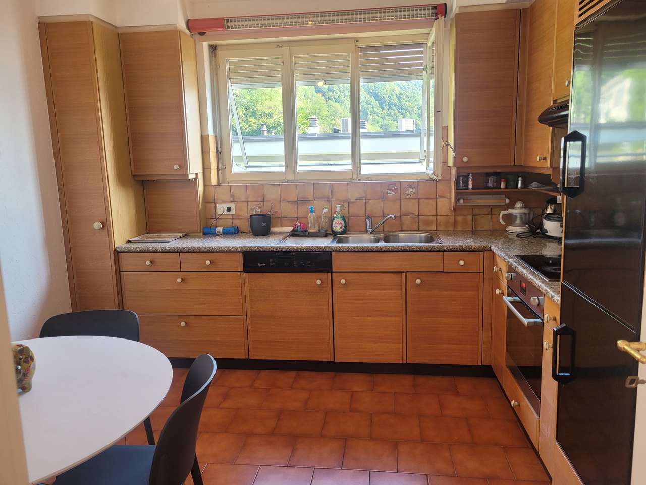 Cucina abitabile , Attikawohnung zu verkaufen, 6816 Bissone