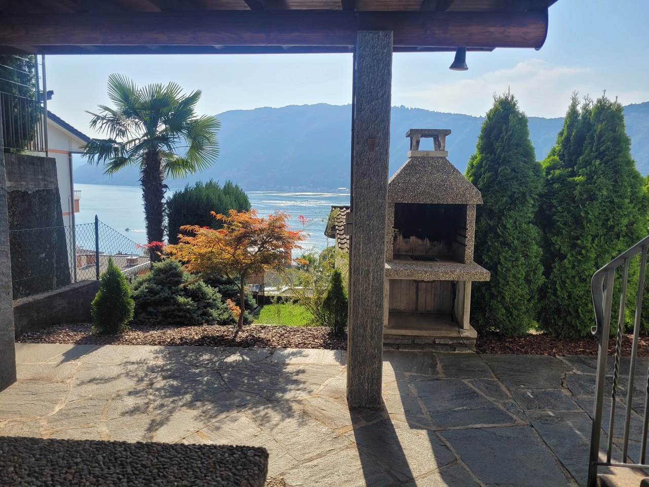 Portico con barbecue e camino , Attikawohnung zu verkaufen, 6816 Bissone